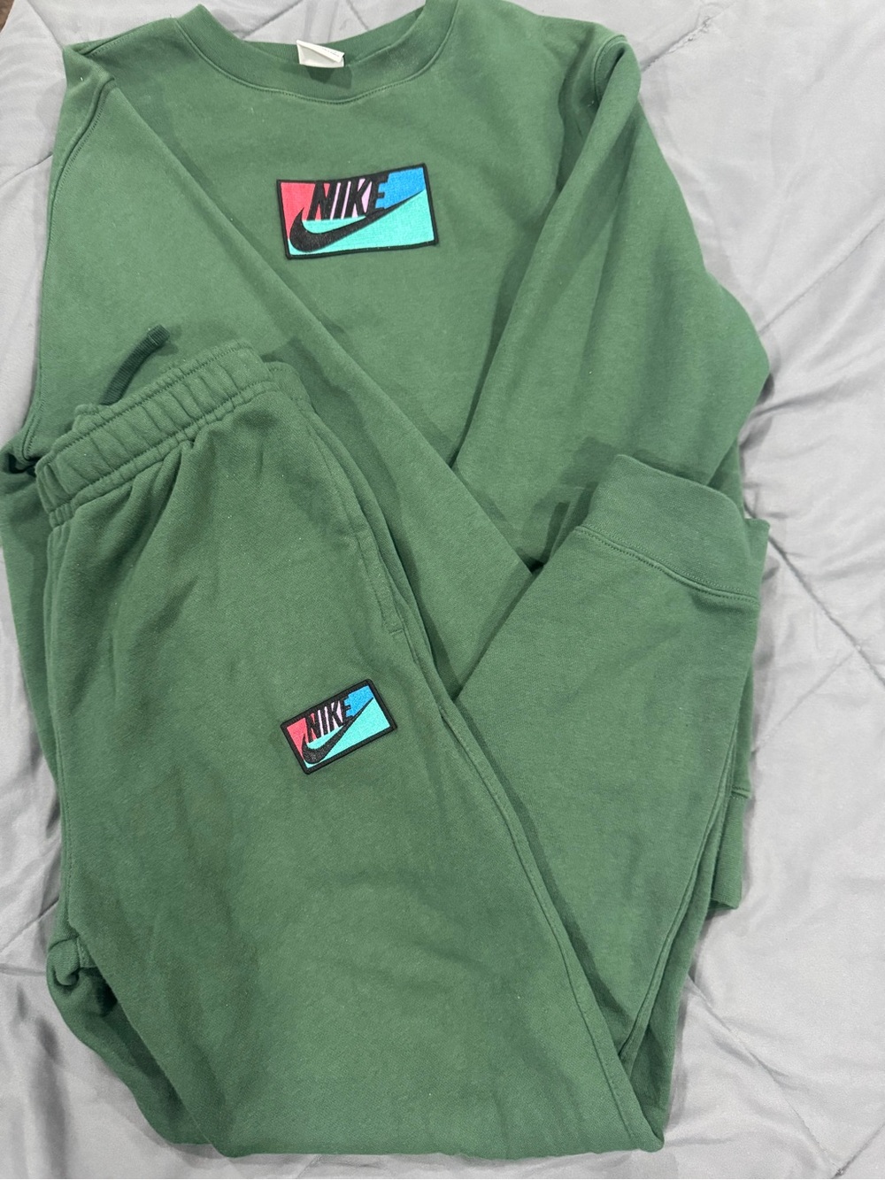 Nike Dark Green Fleece Sweatpants & Joggers Set (top size S/bottom size M) *NEW*